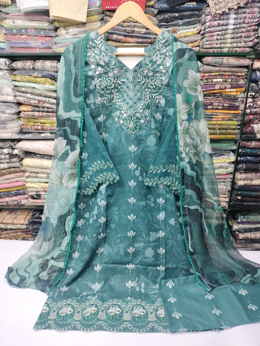 Ramsha Lawn Luxury Digital Printed