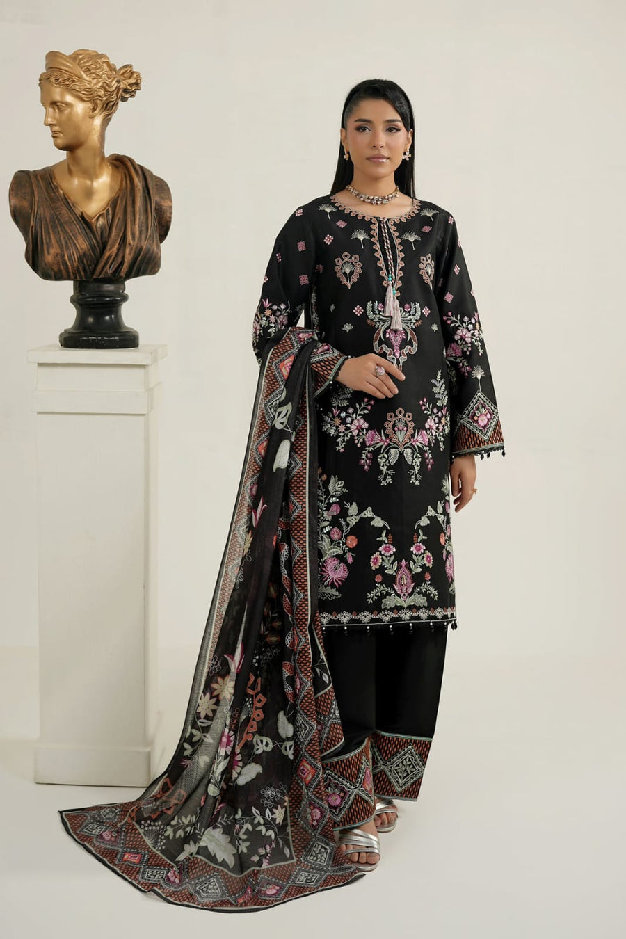 MTK-023 – Black Floral Embroidered Farshi Shalwar 3 Piece Pakistani Suit