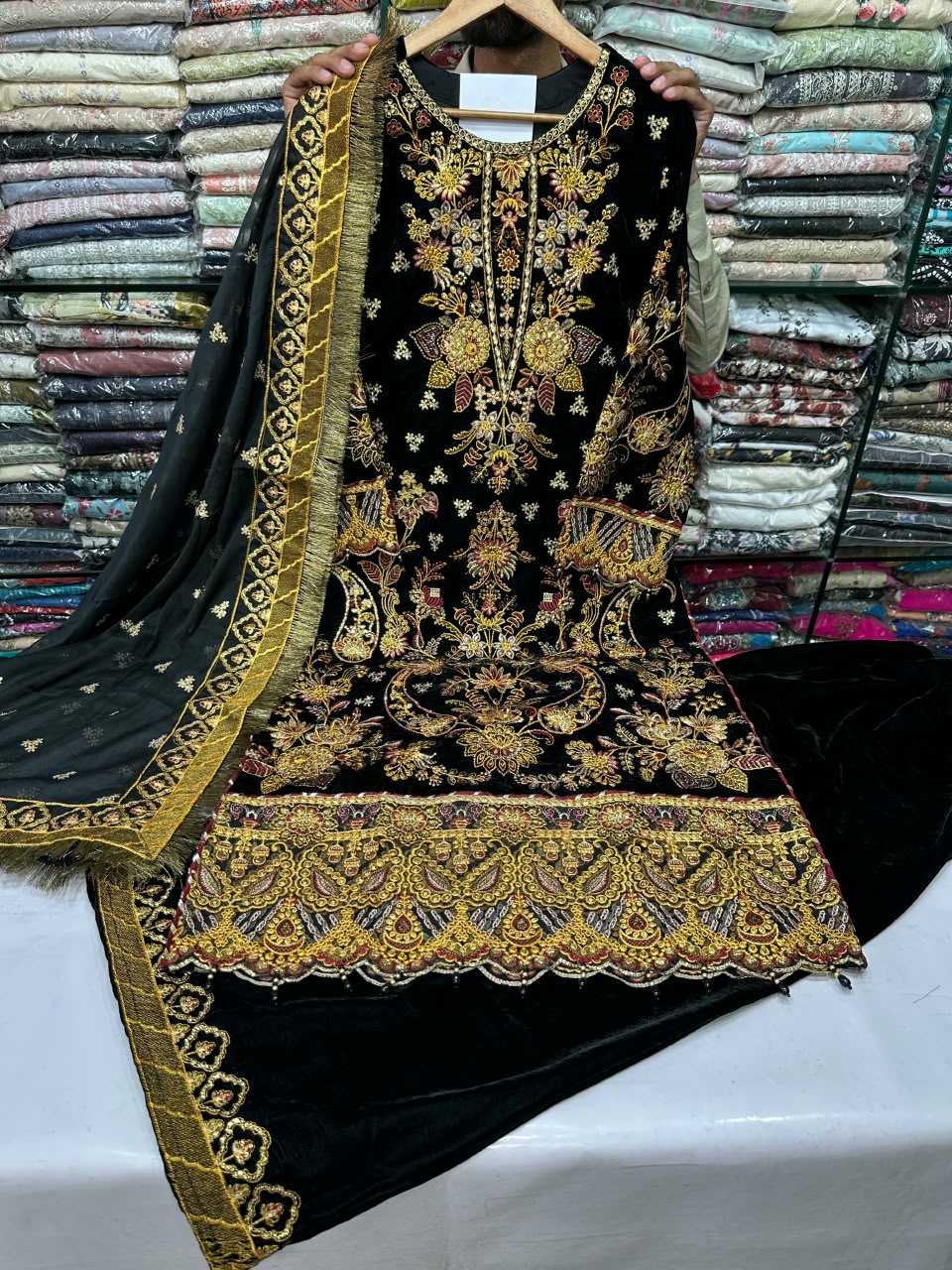 VEL-001-BLK